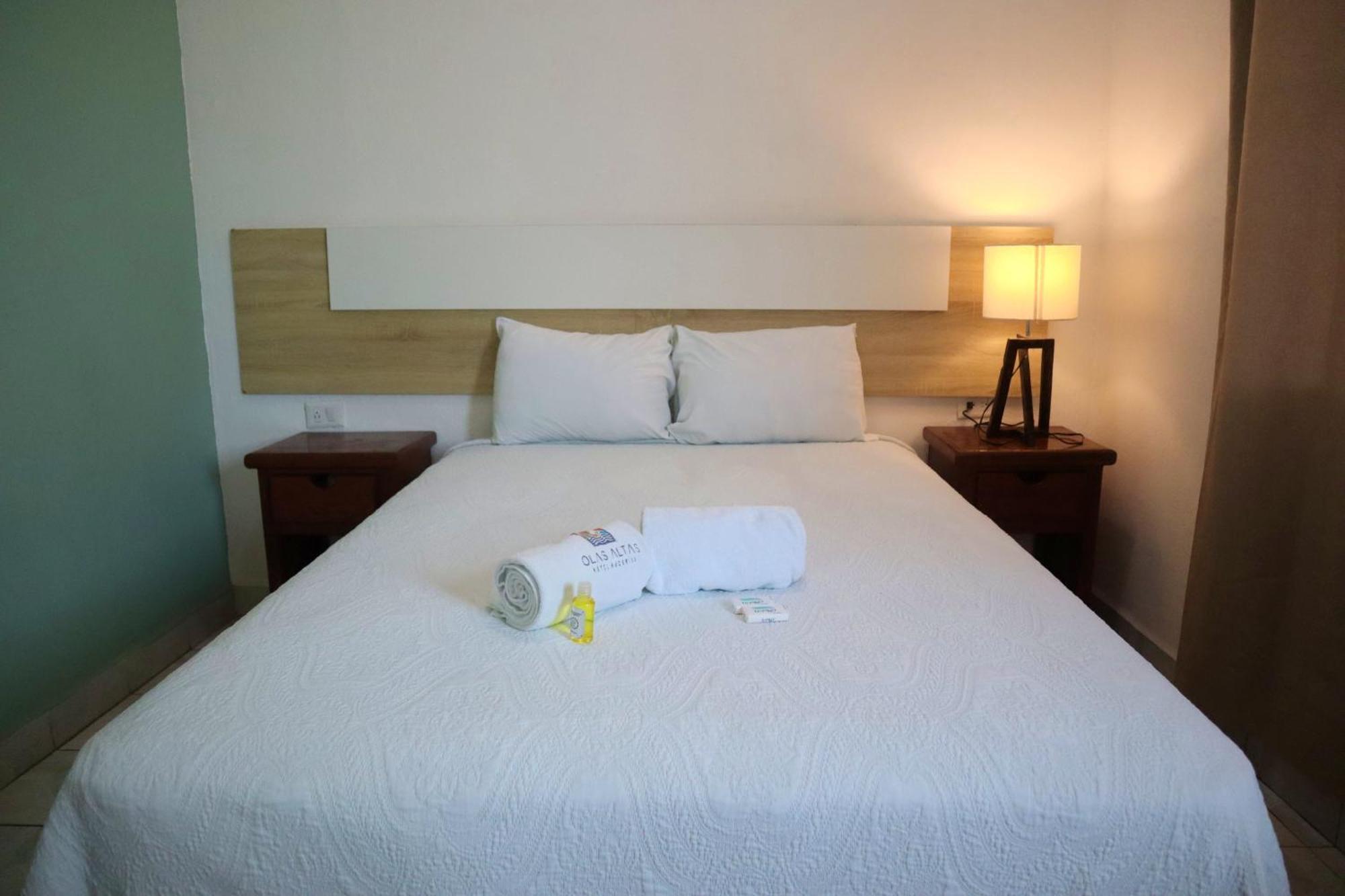 Hotel Olas Altas Бусериас Экстерьер фото